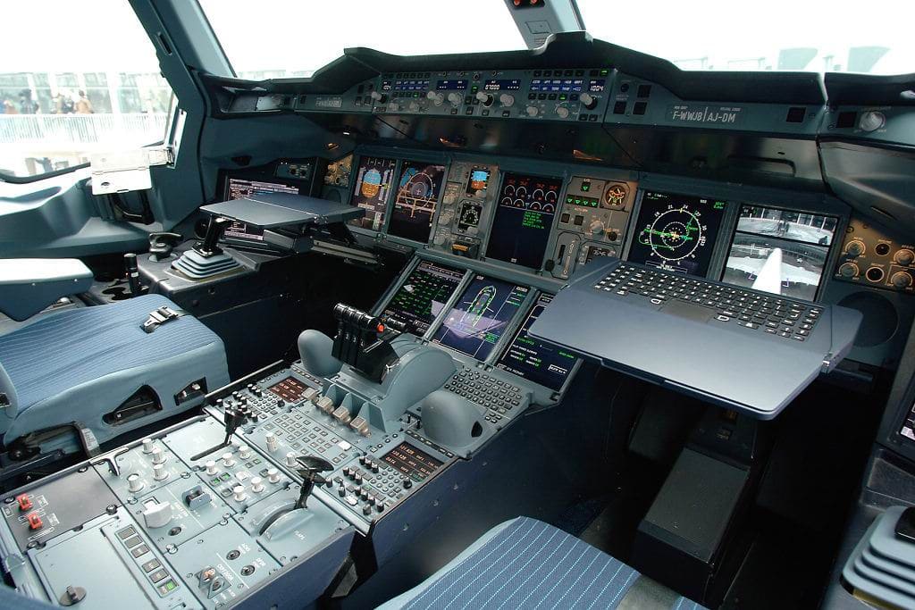 Reconversion métier pilote de ligne cockpit 022 instrumentation avion formation ATPL théorique pilote de ligne atplschool