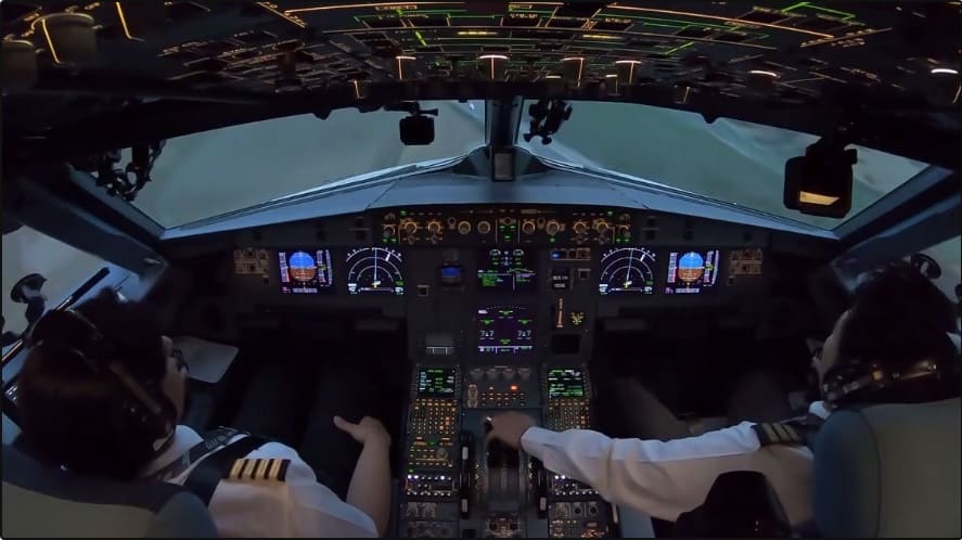 Ecole de pilotage professionnel formation pilote de ligne atterrissage Boeing formation atpl théorique avion de- ligne
